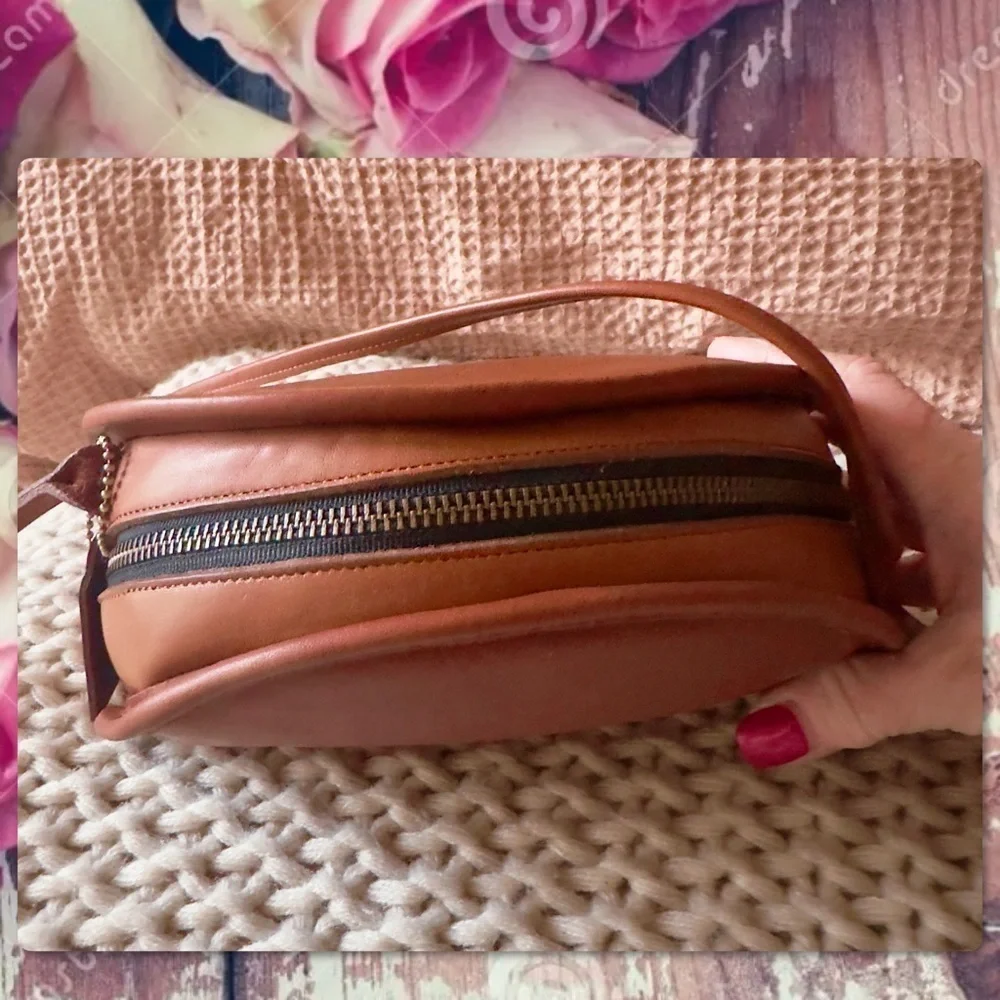 VINTAGE COACH KIMBALL HALF MOON BRITISH TAN CROSSBODY BAG 9911
